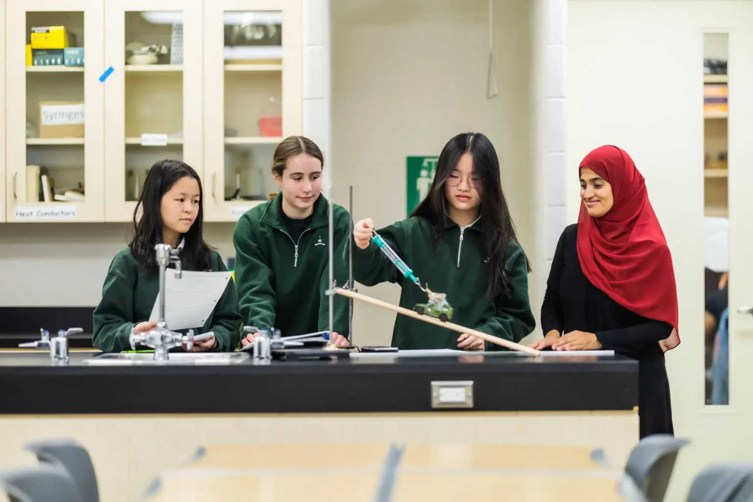 Branksome-Hall-Academics-4-schaal