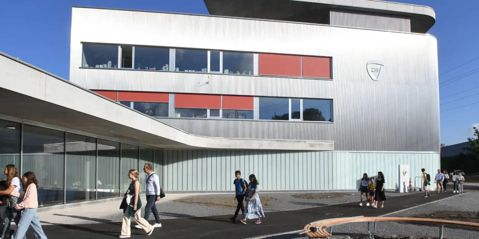 WSGallery-Zurich-International-School-Cover