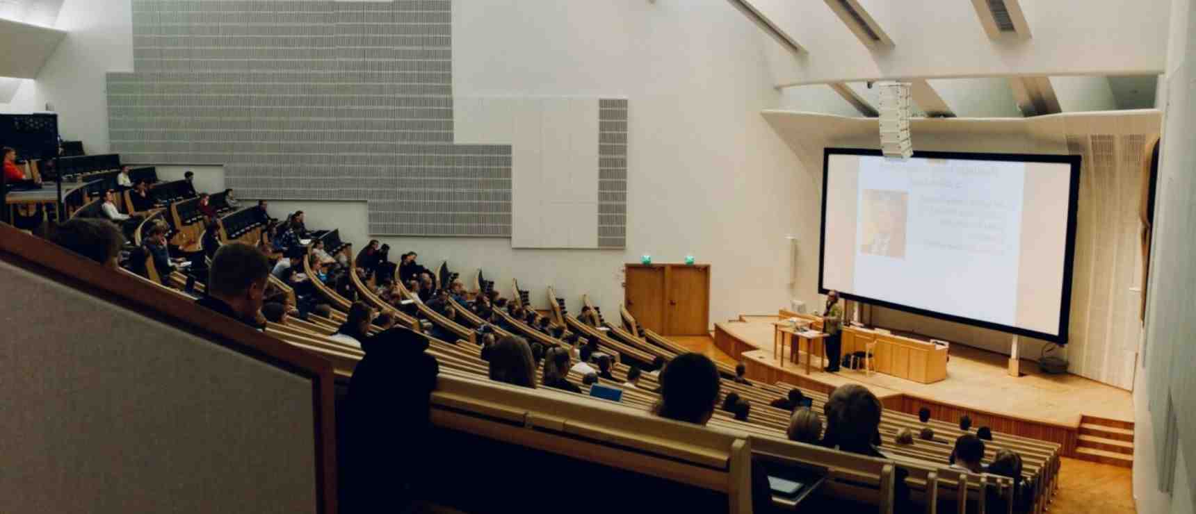 Come considerano le università i ripetuti esami di livello A 1