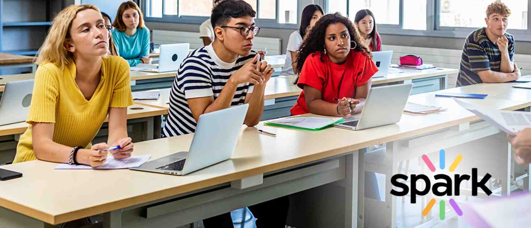 Die Unterschiede zwischen Hybrid- und traditionellen High Schools